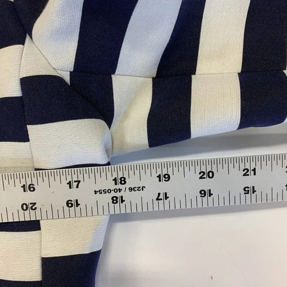 Halogen Atlantic-Pacific Women's 8 Button Classic Stripe Blazer Size 8 - Picture 10 of 11